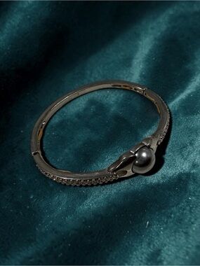 Elegant Silver Tone Pearl Accent Bangle Bracelet with Pavé Detail